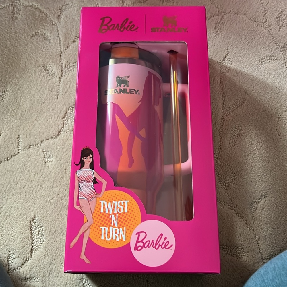 Stanley x Barbie 60S TWIST 'N TURN 40 OZ QUENCHER NIB